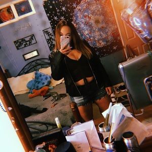 Meet your Posher, Kayla